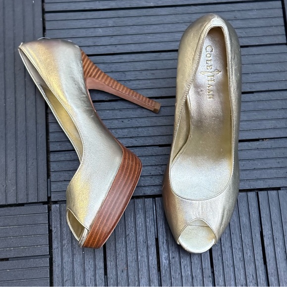 Cole Haan Women's Mariela Air Open Toe Pump Soft Gold Metallic Size 9 B - Picture 1 of 16